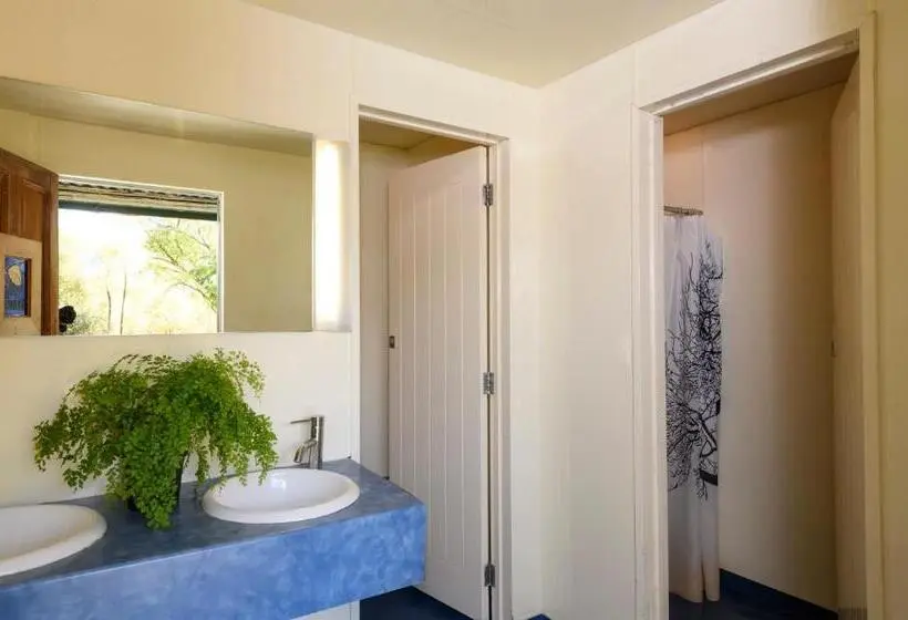Standard Kolmen Hengen Huone, Kinloch Wilderness Retreat