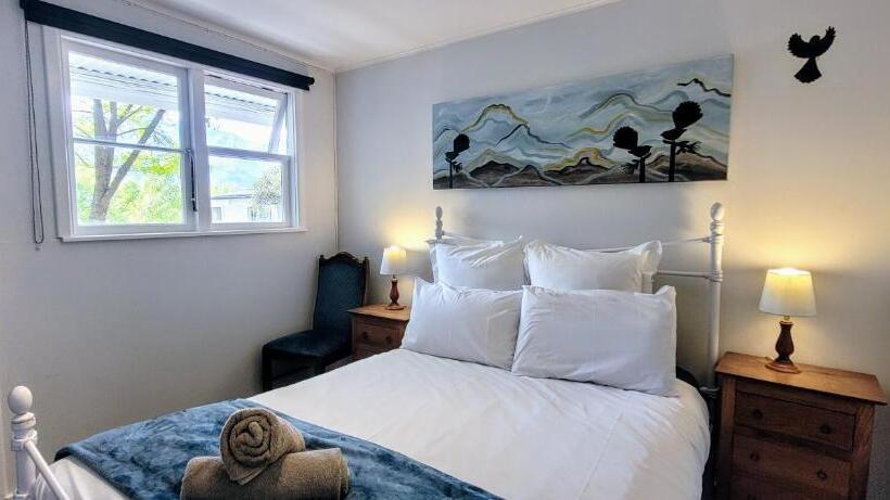 חדר אקונומי, Kinloch Wilderness Retreat