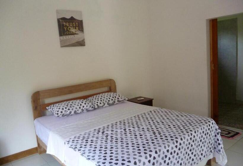 اتاق سوپریور, Dewi Garden Guesthouse
