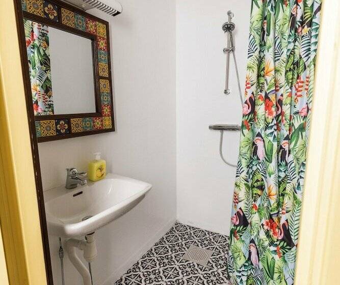 חדר משפחתי, Flipflop Beach Bar & Rooms