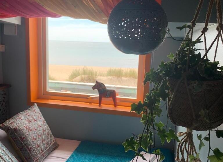 חדר סטנדרט לארבעה נוף לים, Flipflop Beach Bar & Rooms