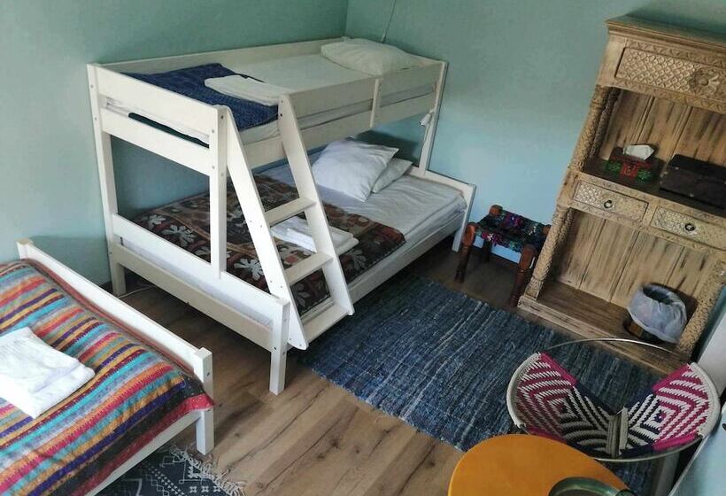 Семейный Номер, Flipflop Beach Bar & Rooms