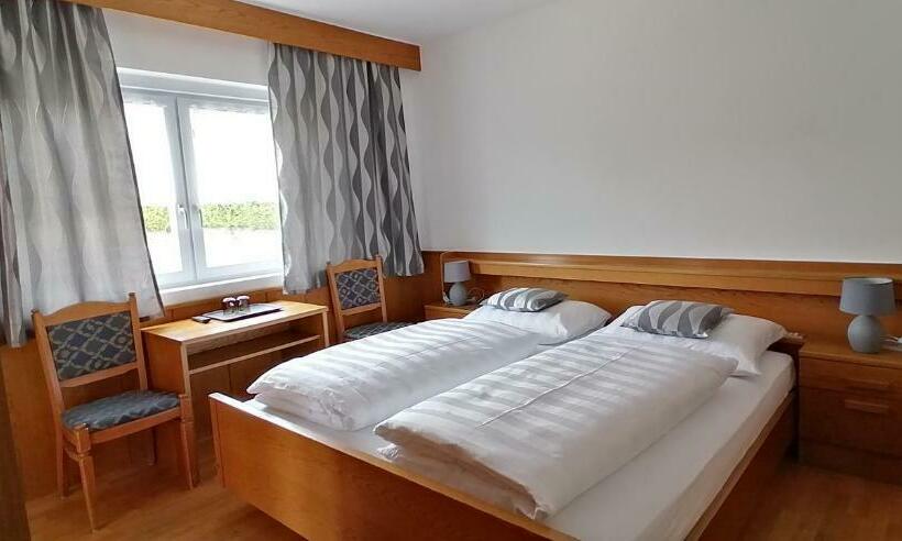 标准间, Garni Hauenstein