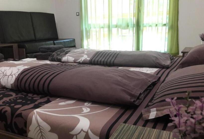 标准三人间, Family Hotel Bohema