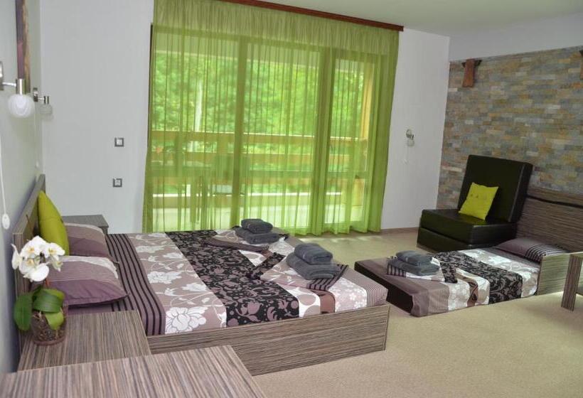 标准三人间, Family Hotel Bohema