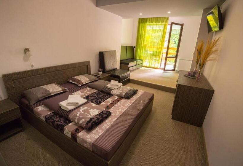 标准三人间, Family Hotel Bohema