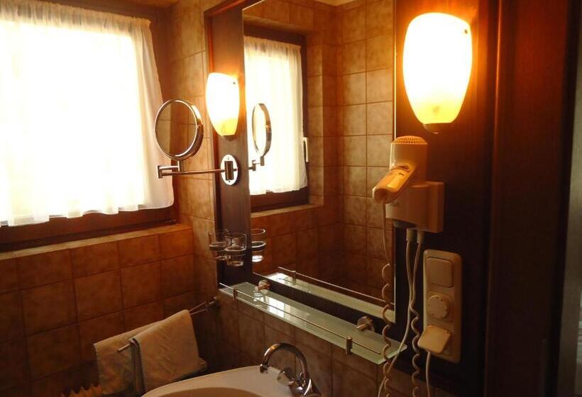 Номер Стандарт, Dorfgasthof Schlösslstube