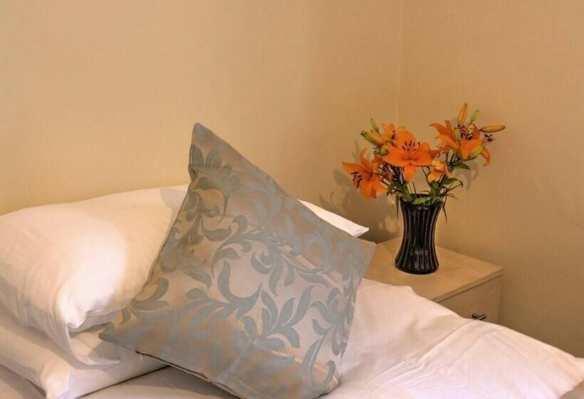 スタンダードシングルルーム, Grainger House