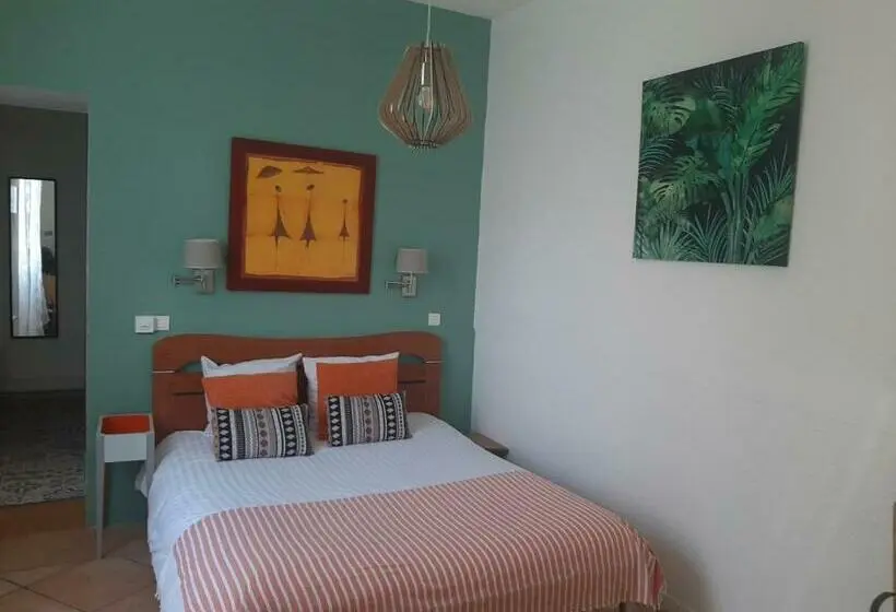 Standard-huone, Hôtel La Tour Des Fées