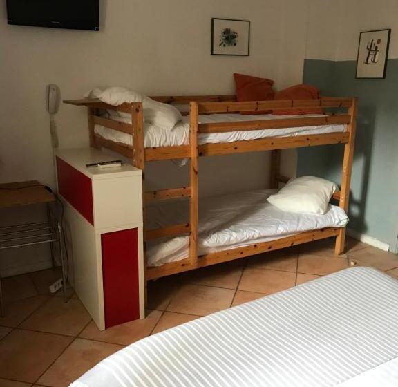 四人标准间, Hôtel La Tour Des Fées