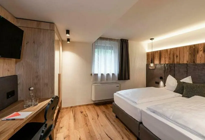 Standard Yhden Hengen Huone, Klostersepp