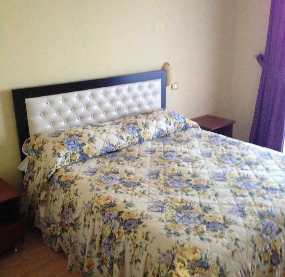 חדר סטנדרט, Lyhnidas