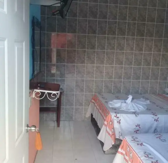 اتاق استاندارد, Naj Kin