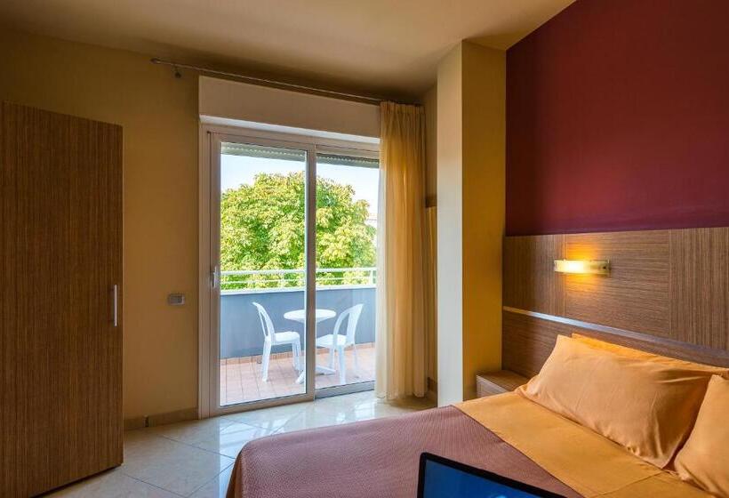 חדר סטנדרט לשלושה, Palace Magnolia Spa