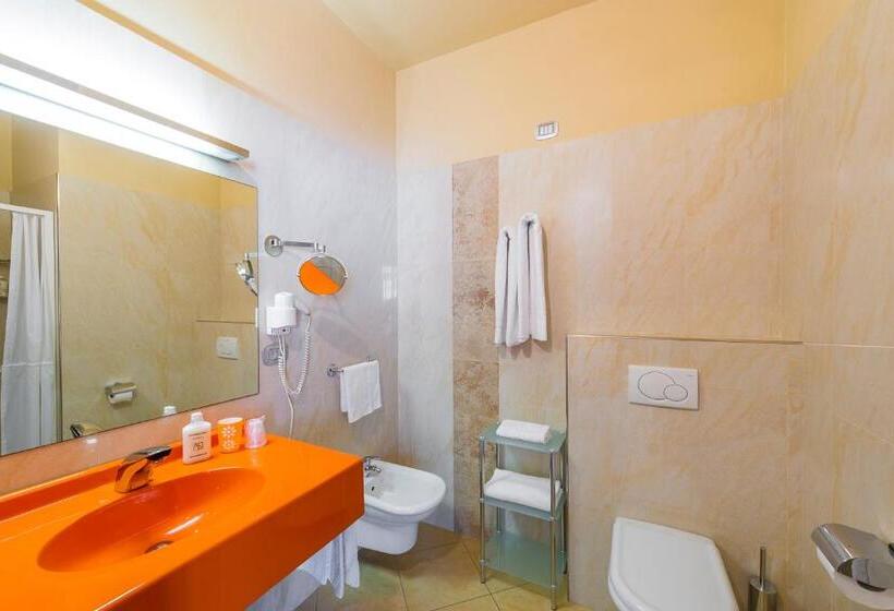 חדר סטנדרט לארבעה, Palace Magnolia Spa