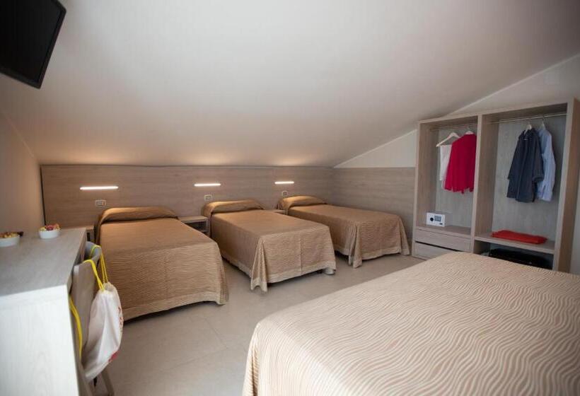 חדר משפחתי נוף לים, Palace Magnolia Spa