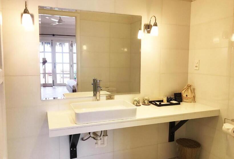 اتاق خانوادگی, Peppercorn Beach Resort