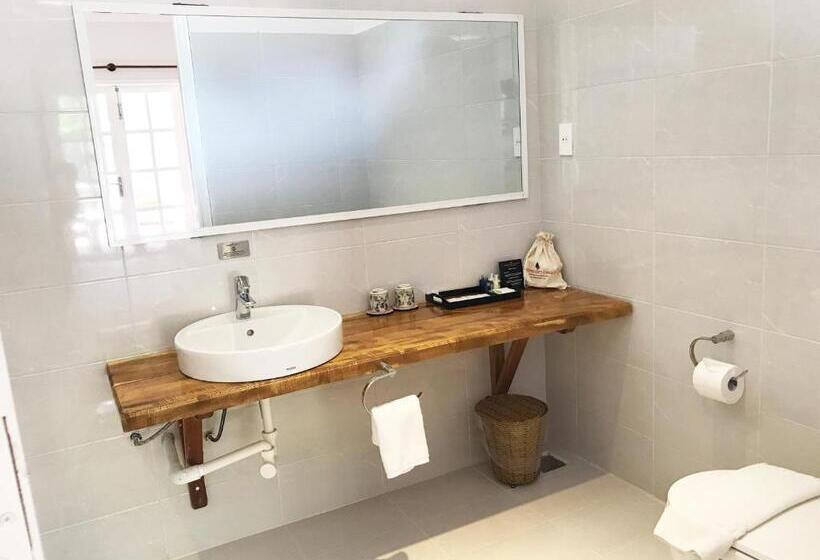 اتاق استاندارد با چشمانداز دریا, Peppercorn Beach Resort