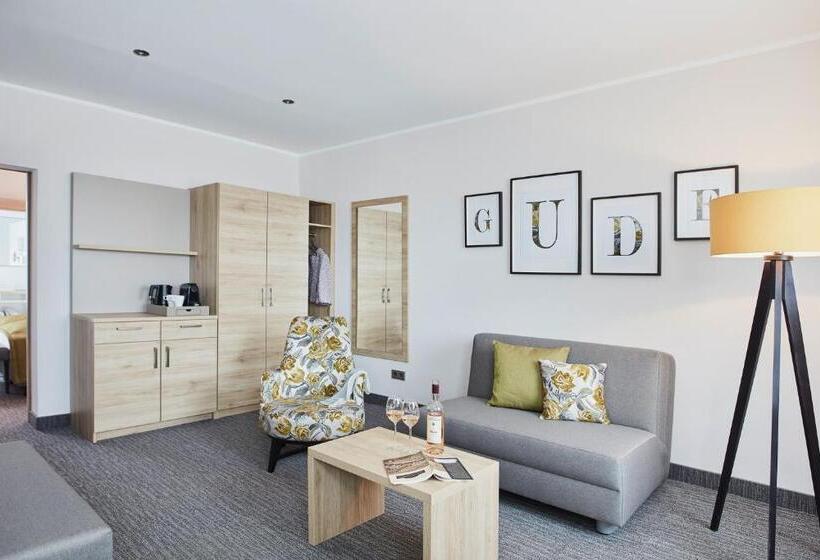 スーペリアースイート, Rose