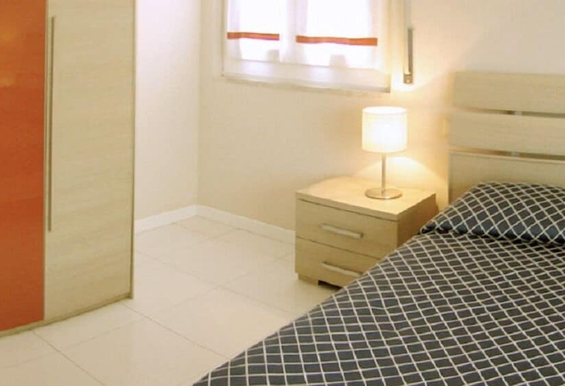 اتاق استاندارد سه نفره, Sabrina