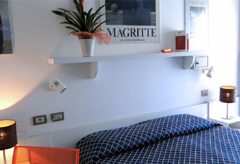 اتاق دوبلکس, Sabrina