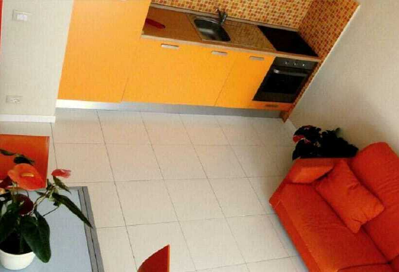 اتاق دوبلکس, Sabrina