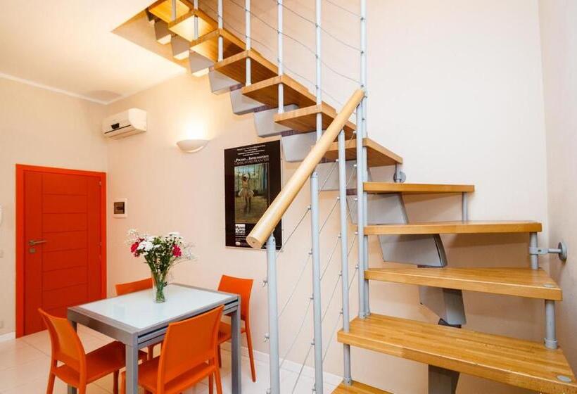 سوییت دوبلکس, Sabrina