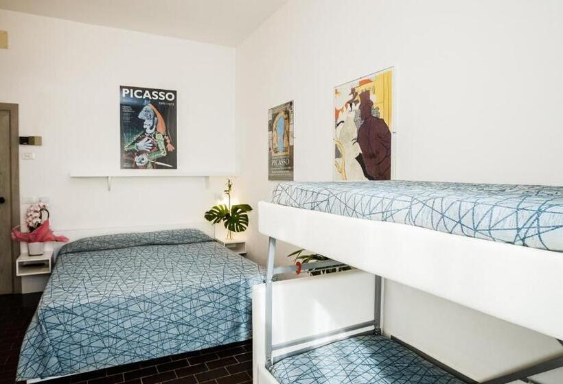 اتاق استاندارد سه نفره, Sabrina