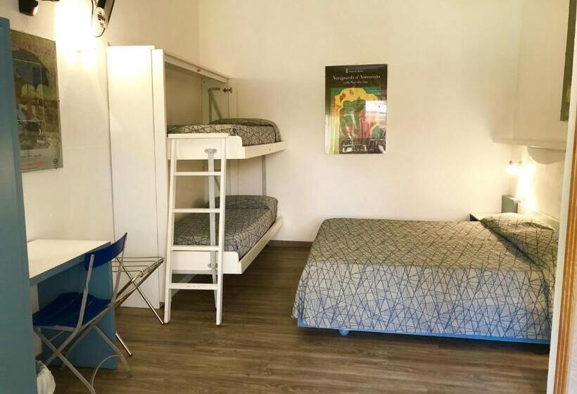 اتاق استاندارد چهارنفره با چشمانداز باغ, Sabrina