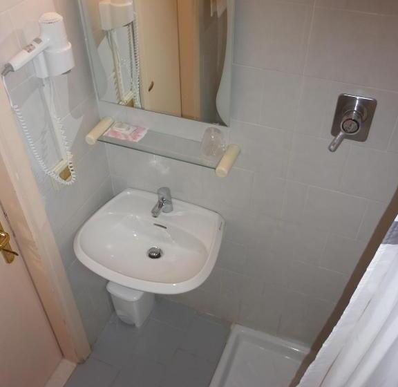 غرفة قياسية فردية, San Donnino