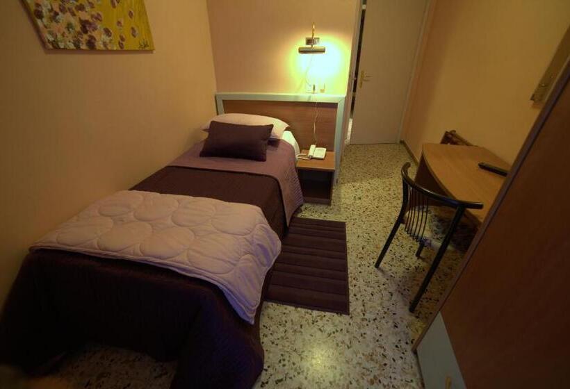 غرفة قياسية فردية, San Donnino