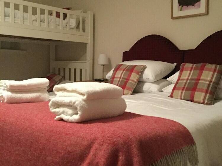 家庭间, The Craven Arms