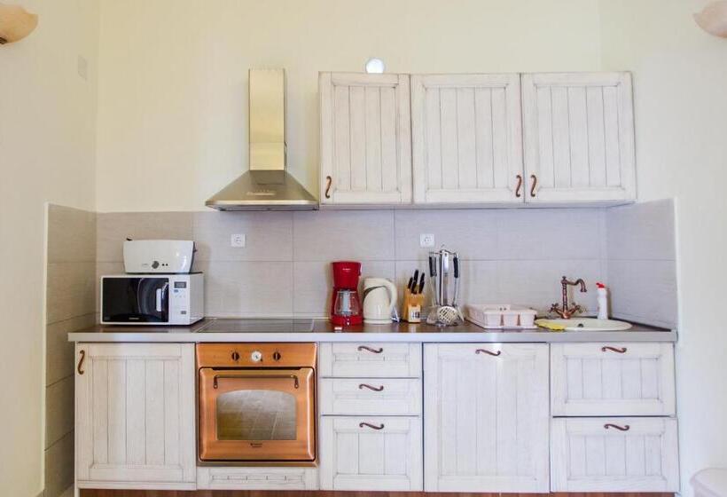 استودیو استاندارد با تراس, Pietra Mare Apartments