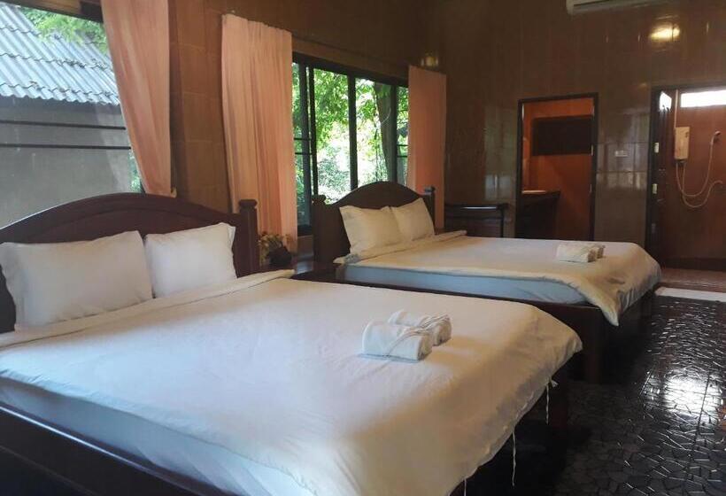 침실 1개 디럭스 빌라, Pechpailin Resort