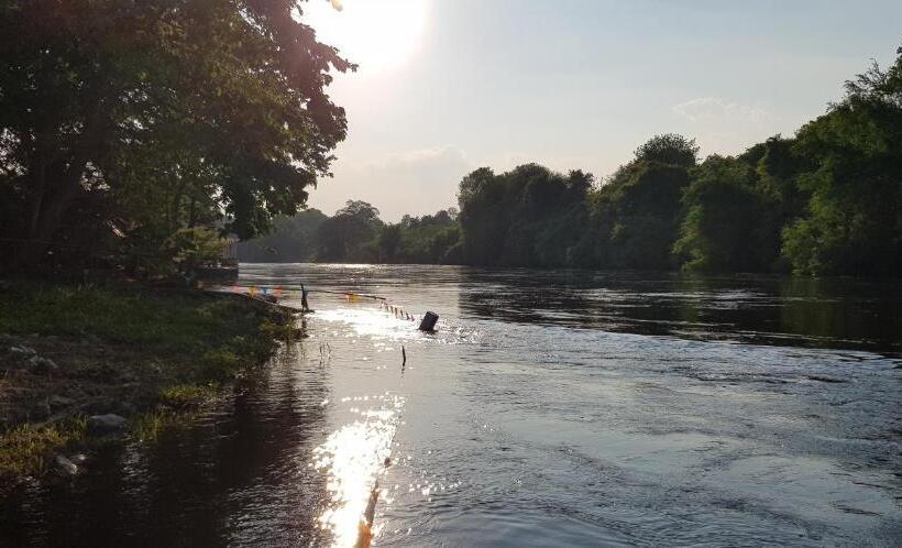 침실 1개 디럭스 빌라, Pechpailin Resort