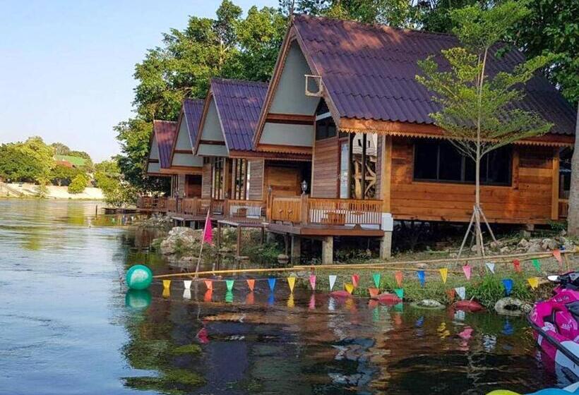 패밀리 룸, Pechpailin Resort