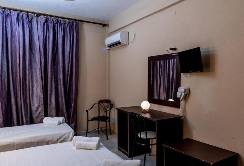 スタンダードトリプルルーム, Estia