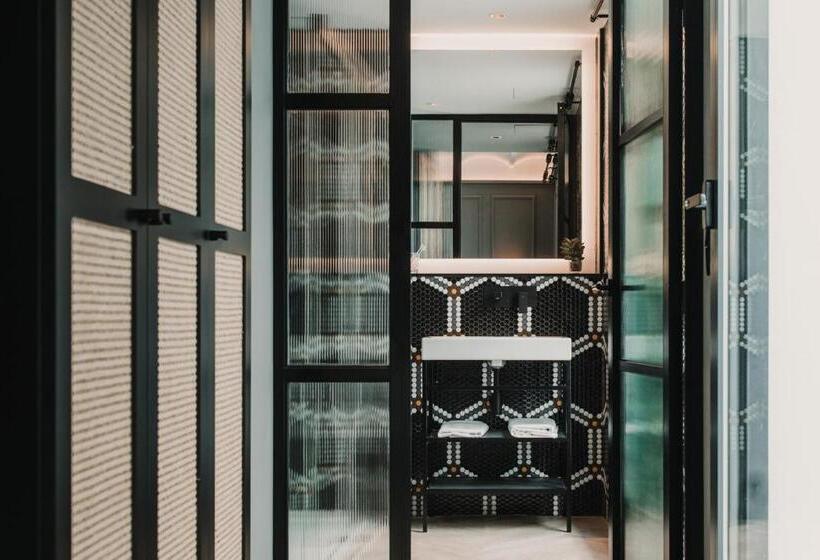 اتاق اکونومی, Reina 107 Beach Boutique