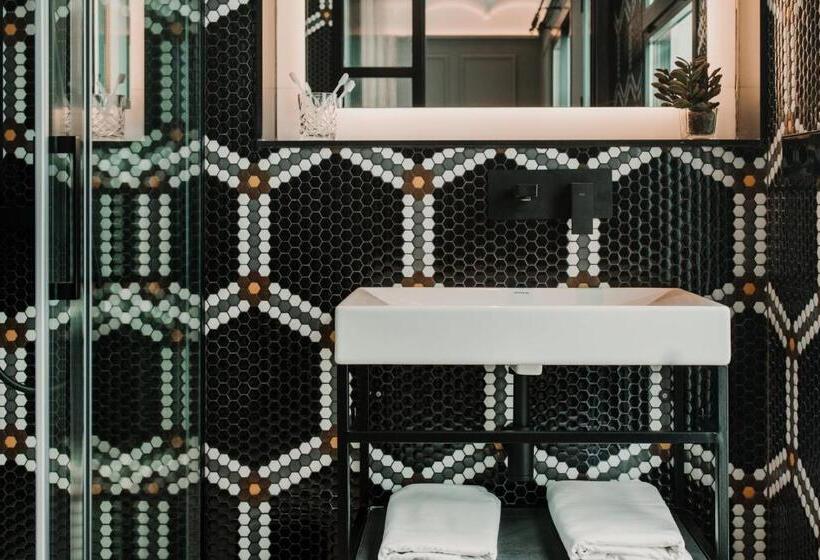 اتاق اکونومی, Reina 107 Beach Boutique