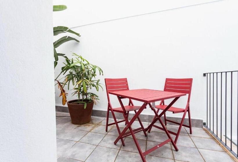 اتاق استاندارد با تراس, Reina 107 Beach Boutique