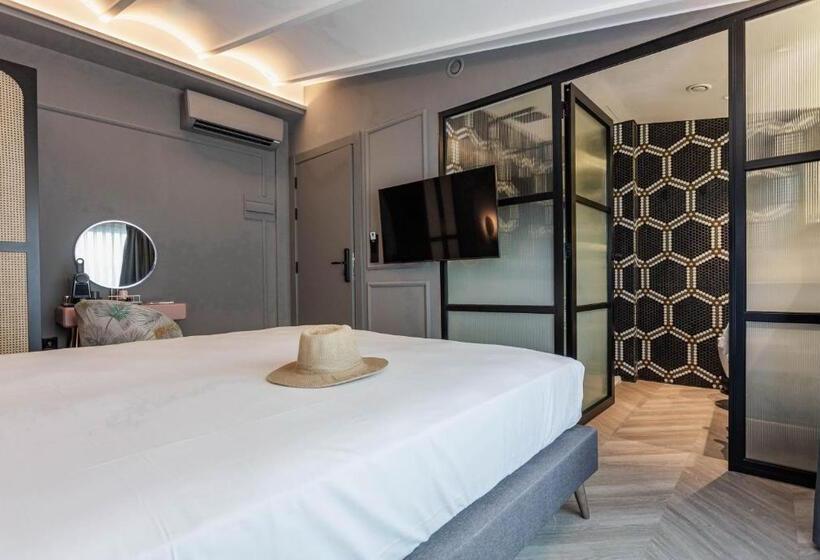 اتاق استاندارد با تراس, Reina 107 Beach Boutique