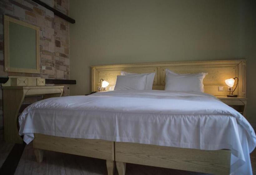 四人标准间, Evzin