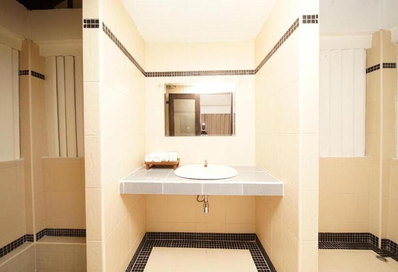 带大床的豪华间, Aquavana Haad Rin Resort