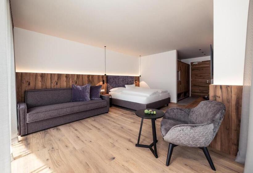 جناح دور أخير, B&b Boutiquehotel Clara