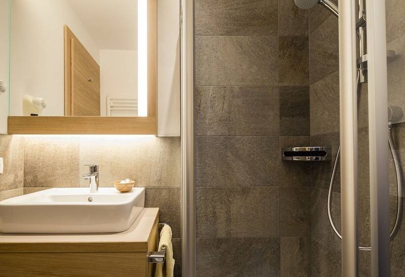 غرفة كمفورت مطلة على الجبل, B&b Boutiquehotel Clara