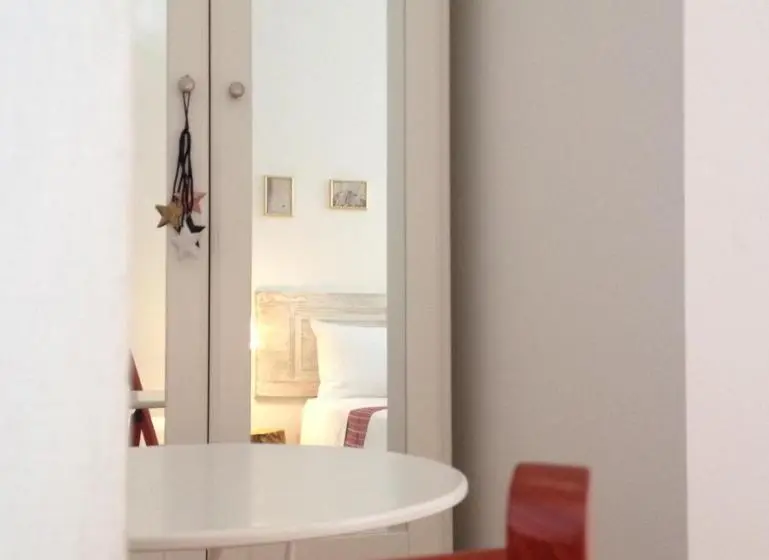エコノミールーム, B&b Giù Le Stelle