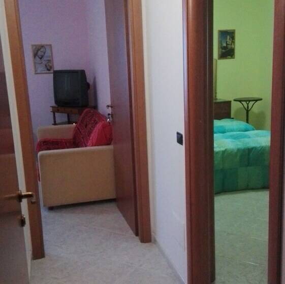 חדר סטנדרט לארבעה, B&b Il Raggio Di Sole