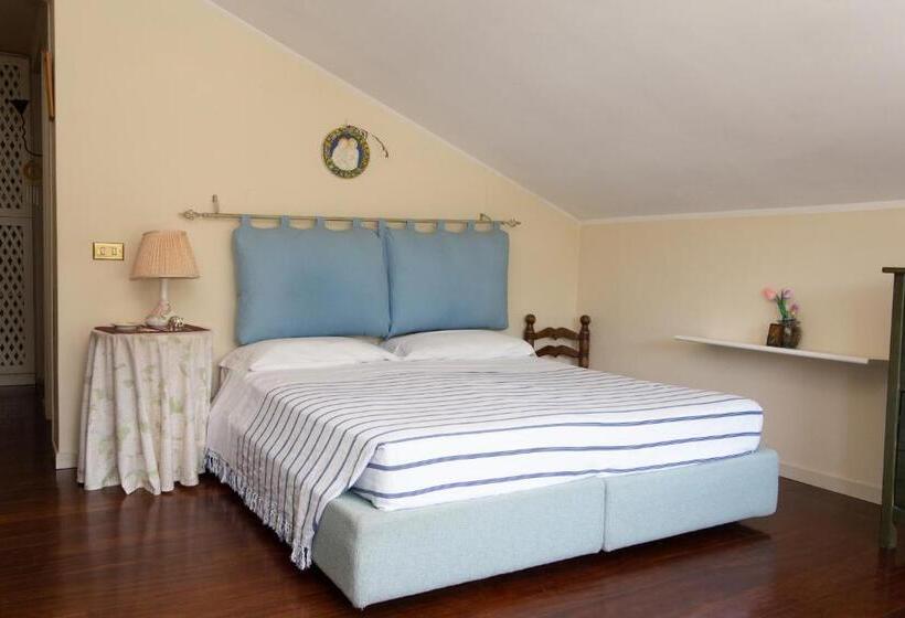 غرفة قياسية ثلاثية, B&b Villa Il Noce