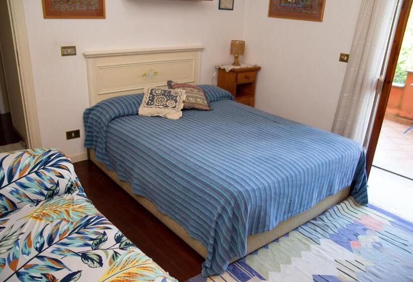 غرفة قياسية حمام مشترك, B&b Villa Il Noce