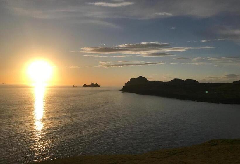 Standard Cuadruple Room Shared Bathroom, Guesthouse árný